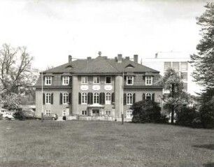 Dresden-Blasewitz, Naumannstraße 3. Villa Schieck (Klinik). 1907/1908 Umbau. Gartenfront