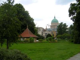 Potsdam: Blickrichtung Alter Markt mit Nikolaikirche