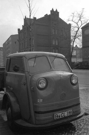 Berlin-Charlottenburg : In Berlin-Charlottenburg, Gierkezeile