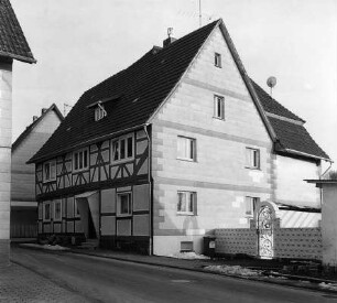 Großalmerode, Dorfstraße 18, Dorfstraße 20