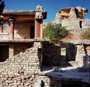 Palast von Knossos. Haus des Oberpriesters und Südpropyläen : Kreta, Knossos. Minoischer Palast. Haus des Oberpriesters und Südpropyläen