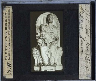 Paris, Louvre (GC 48.8607,2.3372) : Skulptur der Madonna mit Kind