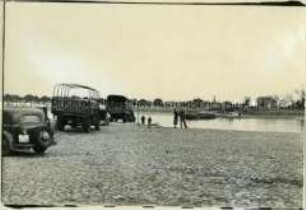 Warten auf die Elbfähre auf der Strecke von Helmstedt nach Berlin wenige Tage vor Beginn der Blockade