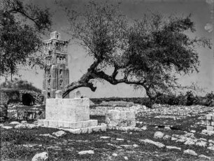 Weißer Turm : Der Weiße Turm von Ramla und die Ruinen der Weißen Moschee in Ramla.