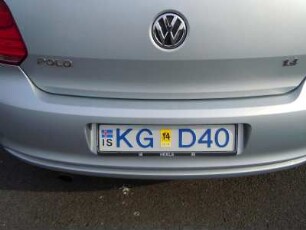 Isländisches Autokennzeichen : Isländisches Autokennzeichen an einem PKW (Avis Mietwagen), aufgenommen am 18. Mai 2012