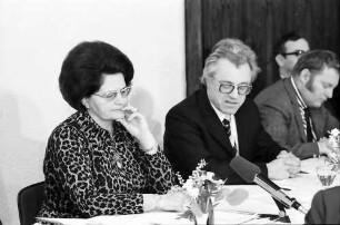 Freiburg: Hotel Stadt Freiburg; Pressekonferenz betr. Atomkraftwerk Wyhl; Wirtschaftsminister Eberle und Sozialministerin Frau Griesinger