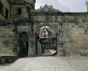 Alte Hofhaltung & Historisches Museum — Schöne Pforte