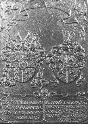Ofenplatte mit zwei Wappen