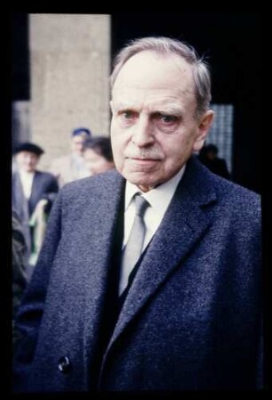 Prof. Otto Hahn 4 23.4.58.