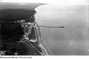 Logierhäuser, Strand und Seebrücke in der Ostsee