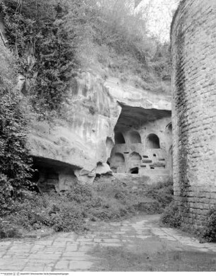 Catacombe di San Gennaro, Hypogäen "E" und "C" hinter der Apsis von San Gennaro