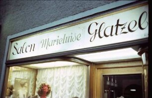 Lindau: Hafen, nomen est omen, Frisiersalon Glatzel