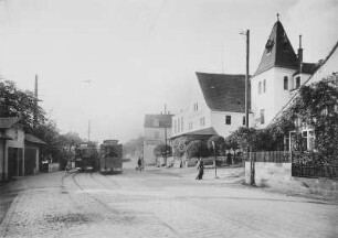 Erbgericht Niederpoyritz : Dresden, Straßenbahnzug Linie 18, Pillnitzer Landstr.