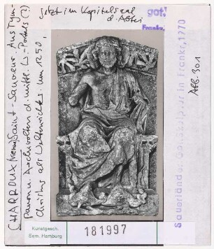 Charroux: Abteikirche Saint-Sauveur, mittleres Westportal (?), Christus als Weltenrichter, jetzt im Kapitelsaal der Abtei