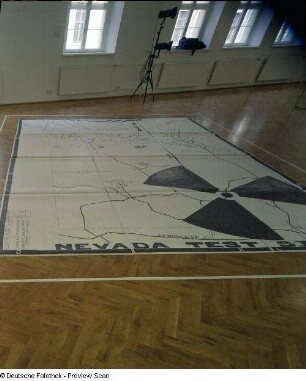 The world from above - The Nevada Test Site : The world from above - The Nevada Test Site. Filzstift auf Papier; 366 x 488 cm. 2004. Dresden. Kunst Haus Dresden, Galerie der Gegenwartskunst: Ausstellung "Atomkrieg". 2004.05.19-2004.07.11