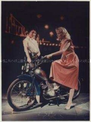 Werbefoto für das Simson-Moped SR2