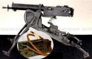 Schweres Maschinengewehr, Modell 1908 mit Lafette und Wasserkanister