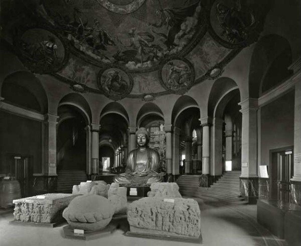 Musée royal d'ethnologie, vestibule