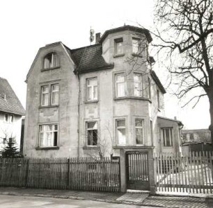 Böhlen-Großdeuben, Mittelstraße 1. Villa (um 1910/1915)