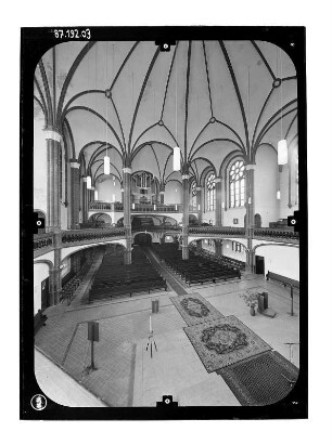 Berlin-Prenzlauer Berg. Gethsemanekirche (1891-1893; A. Orth). Inneres nach Nordwest