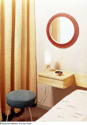 Nachtschrank : Musterschlafzimmer (1962; F. Engemann). Wandspiegel und Nachtschrank