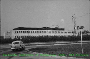 Außenansicht der Schule für Kerntechnik (SKT), von Südosten