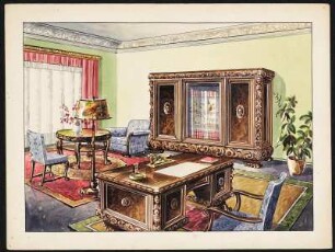 Arbeitszimmer. Runder Tisch mit Ablage, ein Stuhl, ein Polstersessel, eine Stehlampe, ein Schreibtisch mit Armlehnstuhl, dreitüriger Bücherschrank, Außentüren Holz, Mitte Glasteil, Deko