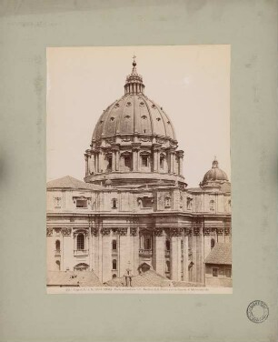 Petersdom, Rom: Rückansicht mit Teil der Kuppel von S. Pietro in Vaticano