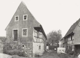 Brabschütz-Podemus, Roitzscher Straße 1. Bauernhof (nach 1800)