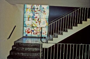 Altenheim: Treppenhaus mit Glasfenster
