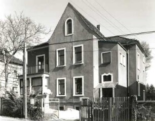 Radebeul, Reichsstraße 19. Wohnhaus (um 1900)