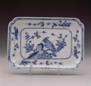 Unterschale mit Vogel- und Blumendekor