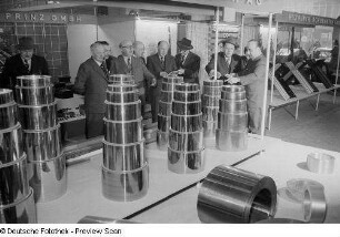 Exponate der westdeutschen Metallindustrie auf der Leipziger Frühjahrsmesse