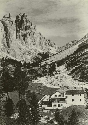 Italien. Dolomiten. Rosengartengruppe. Gardecciahütte und Vajolettürme