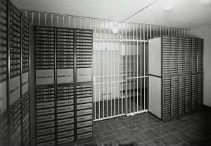 Tresorraum mit Schließfächern : Roßwein, Stadtbank und Sparkasse, Inneres, Tresorraum mit Schließfächern
