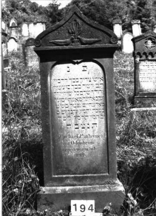 Grabstein 194 (Index: 99897853) Maße HxBxT: 154x54x21 cm: Grabstein 194