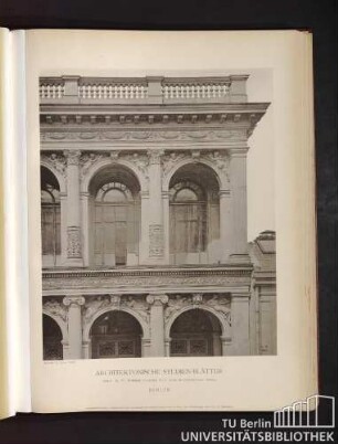 Serie I. No. 79. Wohnhaus Voss-Straße No. 1. Detail des Portalaufbaues. Berlin.