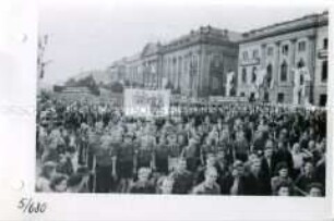 Demonstration bei den Weltfestspielen in Berlin