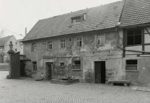 Mobschatz, Hofansicht des Wohnstallhauses : Mobschatz (Kreis Meißen-Radebeul), Vierseithof, Dorfplatz 1, nach 1816, 1855, Hofansicht des Wohnstallhauses, Teilansicht