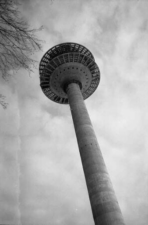Inbetriebnahme der ersten automatischen Autotelefon-Fernmeldeanlage für den Bereich der Oberpostdirektion Karlsruhe im Fernmeldeturm Grünwettersbach