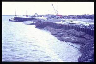 Eidersperrwerk, Bauhafen