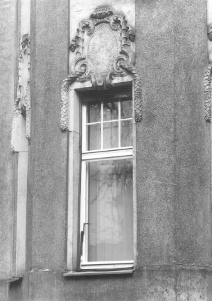 Dresden-Neustadt, Radeberger Straße 51. Wohnhaus (um 1905). Fenster (Erdgeschoß)