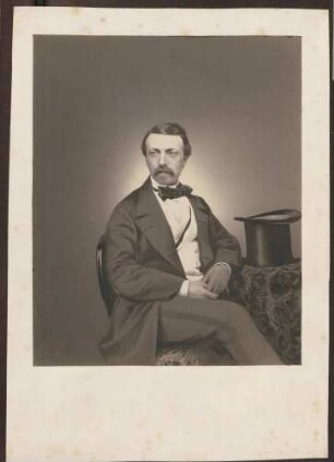 Großherzog Friedrich I., sitzend.