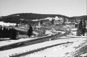 Schluchsee: Ort; vom Wald oberhalb Strandbad
