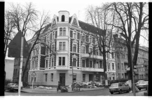 Kleinbildnegative: Mietshaus, Albe- Ecke Handjerystraße, 1983