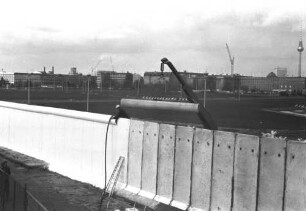 Aufbau der Grenzmauer 75 am Potsdamer Platz