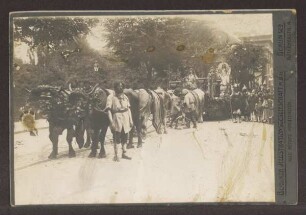 1900 Jahrfeier der Hermannsschlacht / Festzug am Theater. Detmold. Rosental. Ansichtskarte. Papierabzug