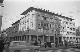 Neueröffnung der Volksbank Karlsruhe im "Haus der Volksbank", am Marktplatz.