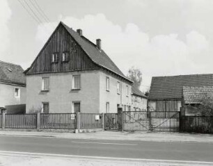 Ottendorf-Okrilla, Gehöft : Ottendorf-Okrilla. Gehöft (2. Hälfte 19. Jahrhundert), Radeberger Straße 35. Straßenansicht