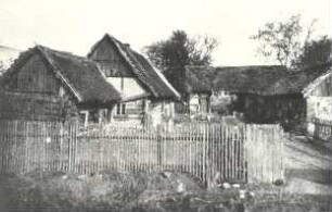Bauernhof in Horno : Bauwesen - Wirtschaftsgebäude und Gehöfte. Ort: Rogow / Horno. Altes Gehöft, hinten mit Torhaus.